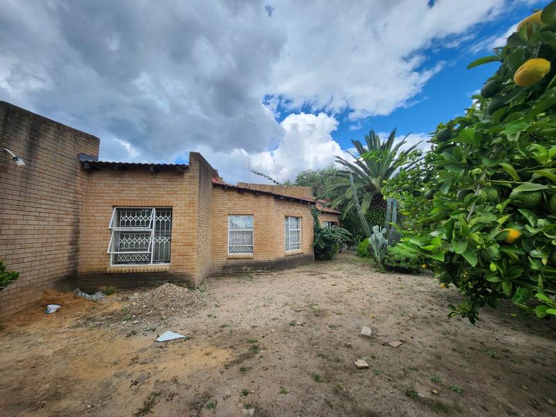 10 Bedroom Property for Sale in Montshioa North West